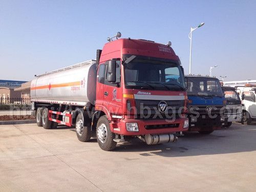 歐曼前四后八油罐車(國四)